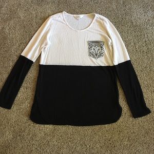 Black and white long sleeve pocket tee